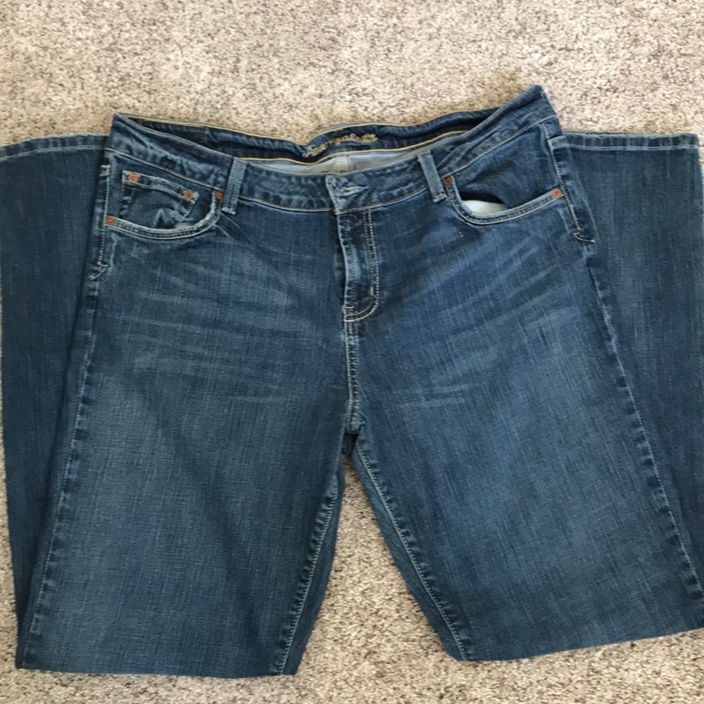 American Eagle Favorite jeans